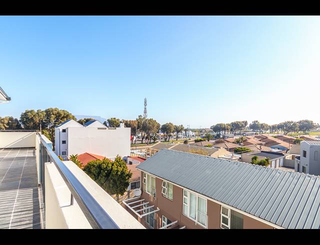 2 BEDROOM APARTMENT FOR SALE IN TABLE VIEW